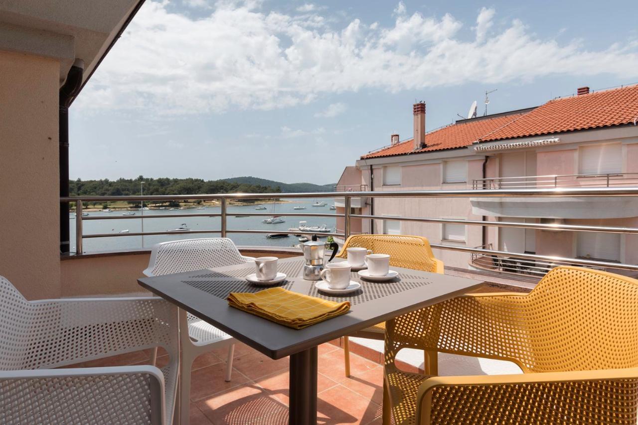 Seafront Apartment Gaby Medulin Eksteriør bilde